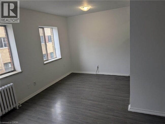 Photo - 799 Robinson St Unit 11