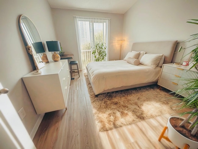 Building Photo - 252 Three Islands Boulevard Unit Apt