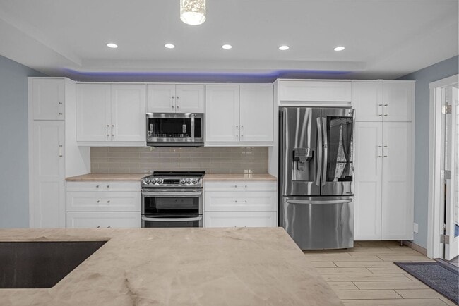 Photo - 3BR / 3BA Kihei Home with Gourmet Kitchen & Outdoor Entertaining Space Unidad 301