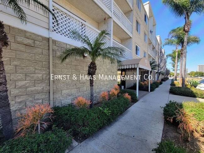 Building Photo - 3565 Linden Ave Unit 105