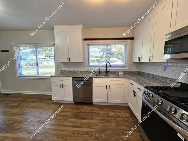 Photo - 561 Allendale Dr