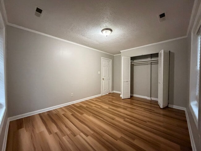 Photo - 3 Bed 2 Bath in Hapeville!