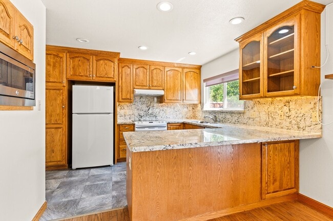 Photo - 8525 Bandon Dr