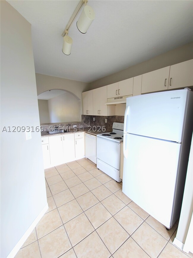990 NE 33rd Terrace Unit 102