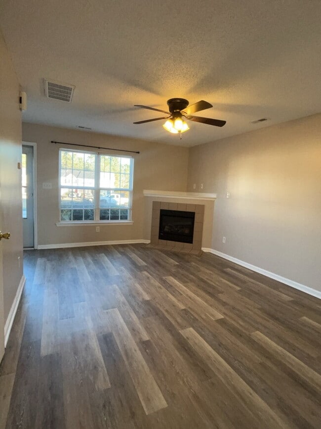 Photo - 809 Timberlake Trail