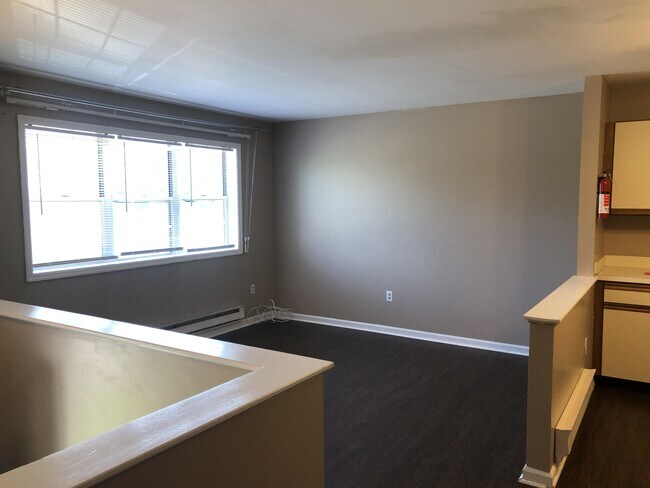 Photo - 124 Pickwick Pl