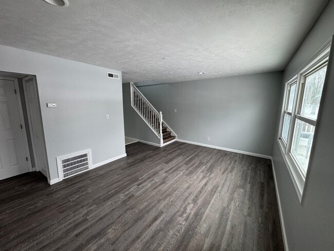 Photo - 416 E Chippewa Ave