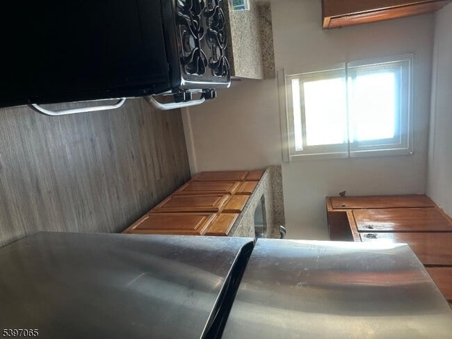 Photo - 131 Sayre St