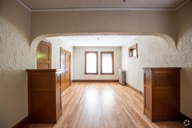 Building Photo - 904 E Center St Unit 904A-1 Rental