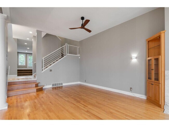 Photo - 517 River St