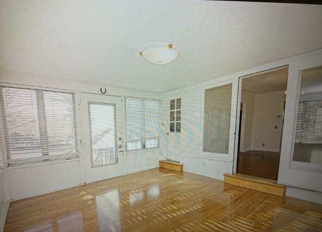 Photo - 526 Williams Rd