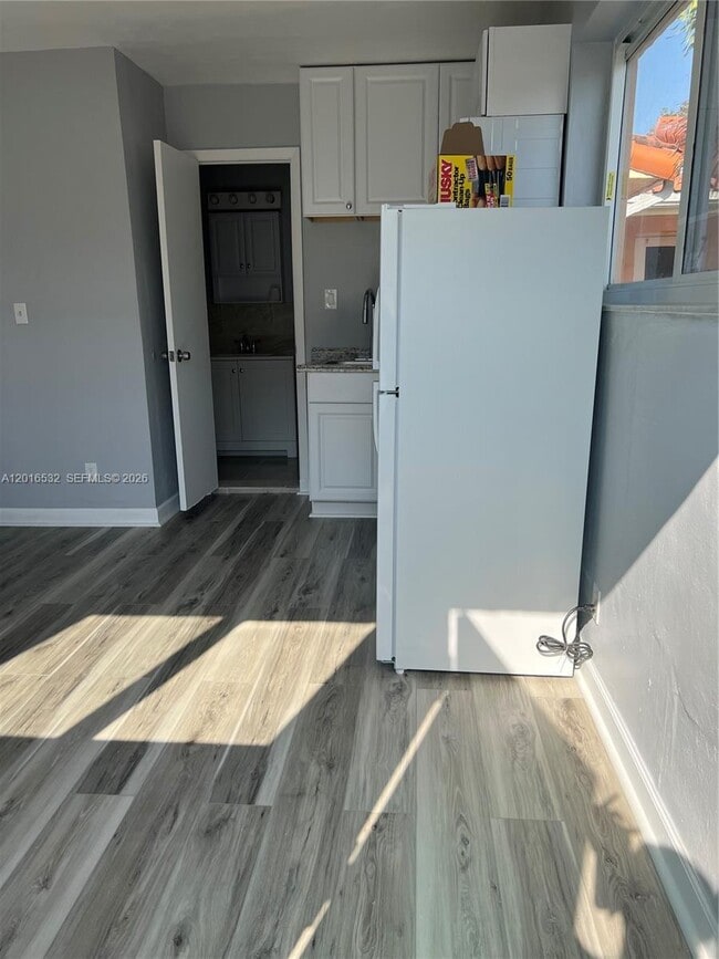 Photo - 715 E 49th St Unidad 1