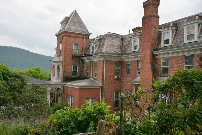 3 Pine Terrace Rd