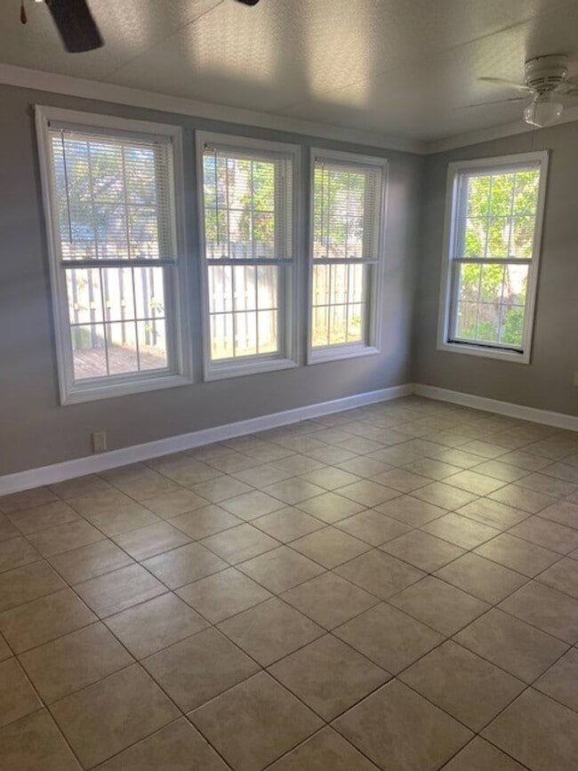 Photo - 4914 Pin Oak Dr