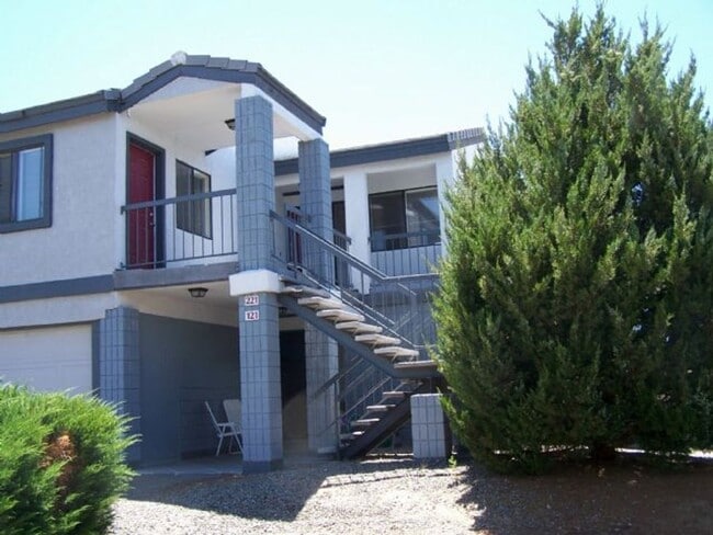 Building Photo - 3 Bedroom Unit at Villas at the Ridge in Prescott