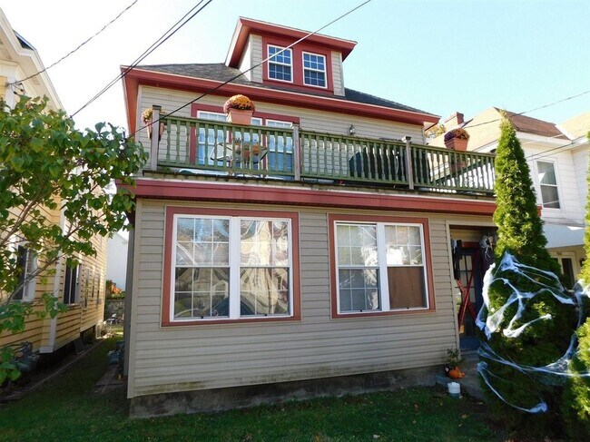 Photo - 906 Park Ave Unidad 1ST FLOOR 4 BEDROOM