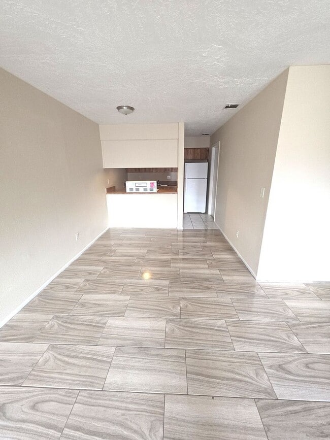 Photo - SE 31st St 5145 - 5145 SE 31st St. Unit Whispering Sands D