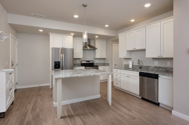 Photo - 2710 Sartain St