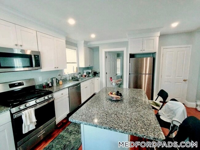 93 Winthrop St