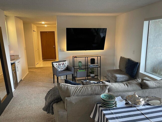 Photo - 1101 Harbor Ave SW Unidad 1D