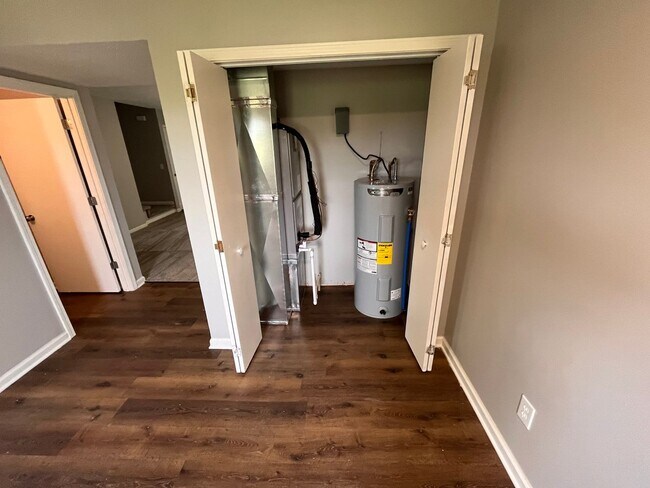 Photo - September rent free! 3 Bedroom in Richmond!