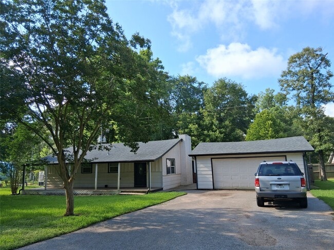 Building Photo - 26445 E Lazy Ln