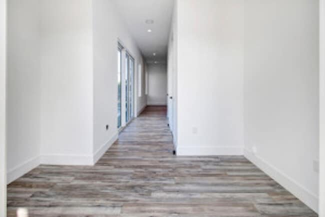 Photo - 2004 SW 15th Ave