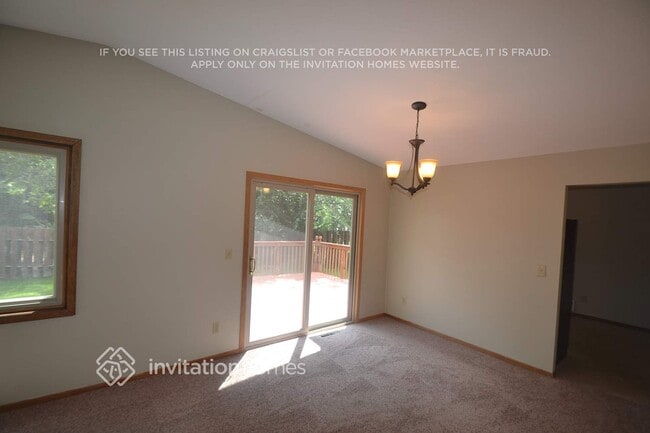 Photo - 7818 Hampshire Cir N