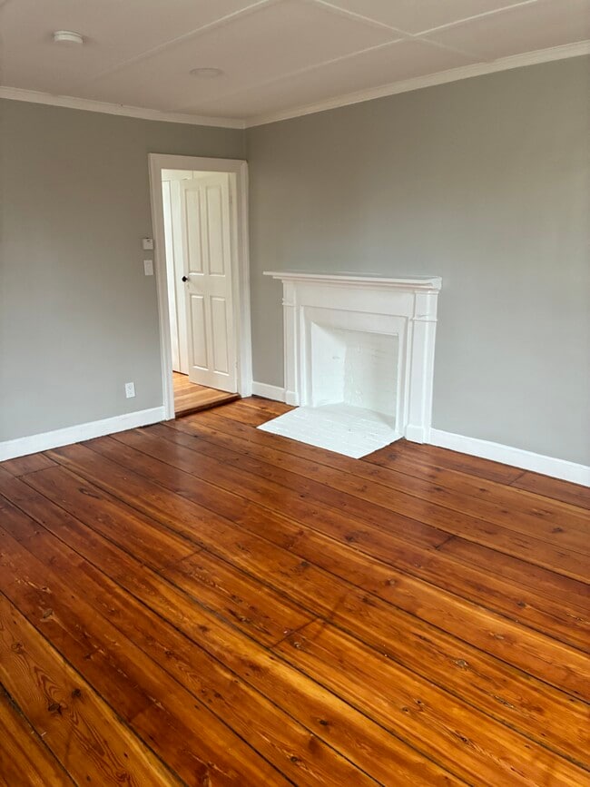 Living room - 142 Main St Unit 2N