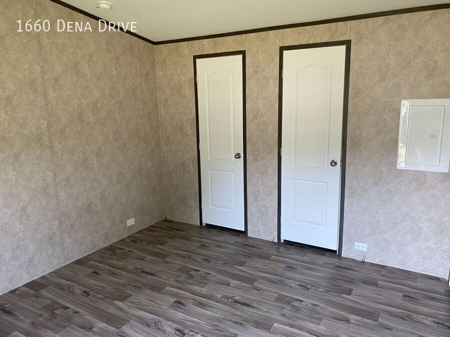 Photo - 1660 Dena Dr