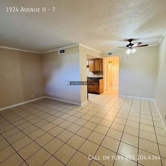 Photo - 1924 Avenue H Unit 7