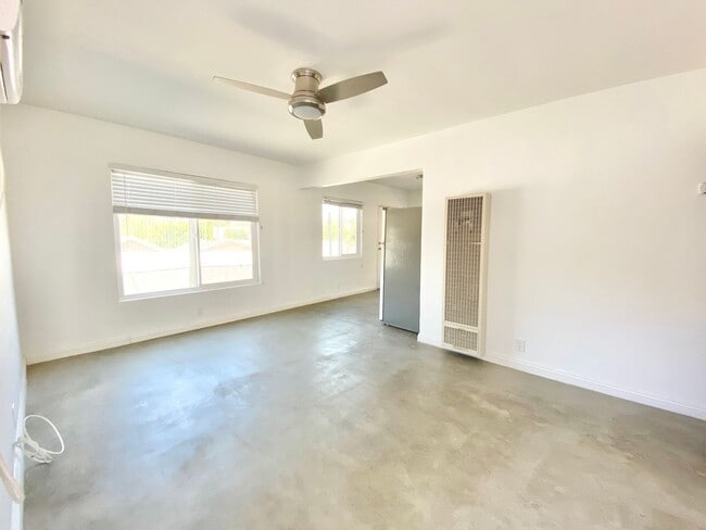 Photo - 2727 Phelps Ave Unit 2727 Phelps Ave  4