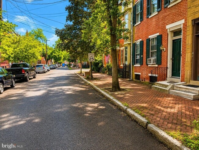 Photo - 26 W Union St