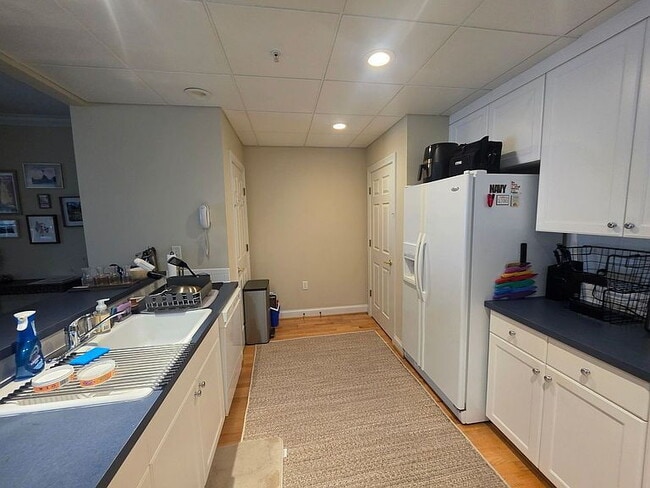 Photo - "Charming 2-Bed, 2-Bath Spacious Retreat in Norfolk - 1,500 Sq Ft of Modern Comfort!"