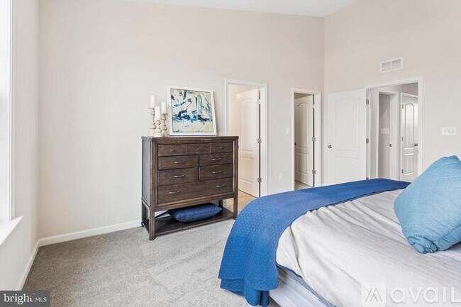 Photo - 211 Spring Bank Ave