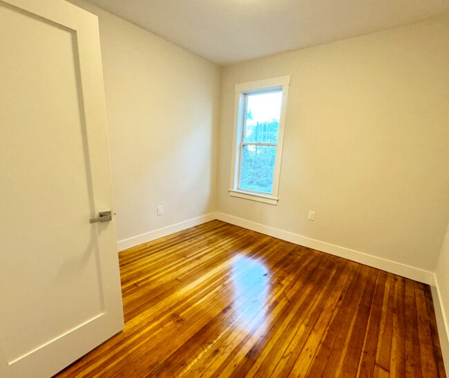 Photo - 147 E Cottage St Unit 1