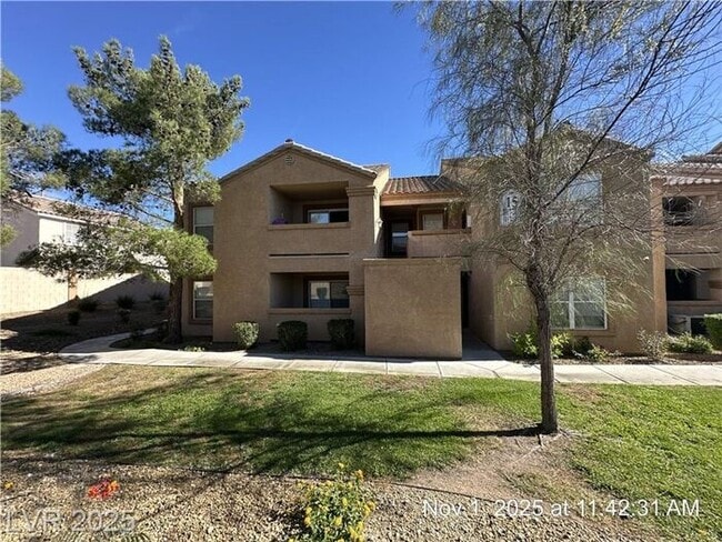 Photo - FANTASTIC 1ST FLOOR UNIT IN GATED COMMUNIT...