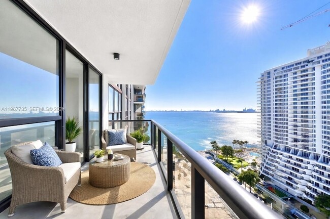 Building Photo - 600 NE 36th St Unit 1921