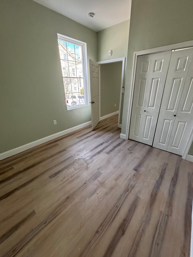 Photo - 110 8th St