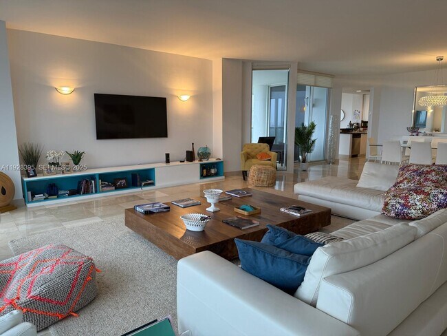 Photo - 21150 Point Pl Unit 1001