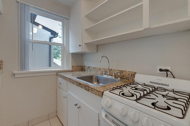 Photo - 1071 Marion Street