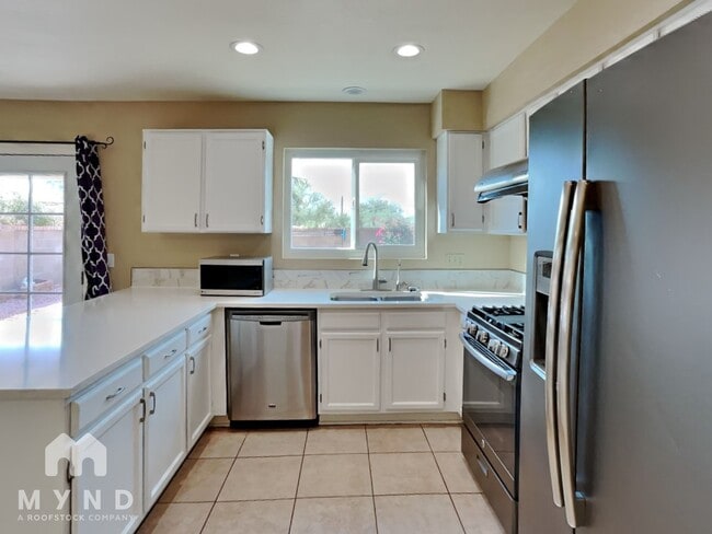 3233 W Avior Dr