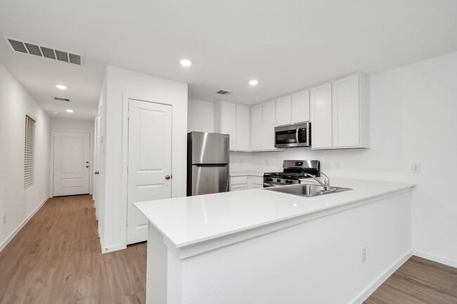 Photo - 18710 Gissi Dr