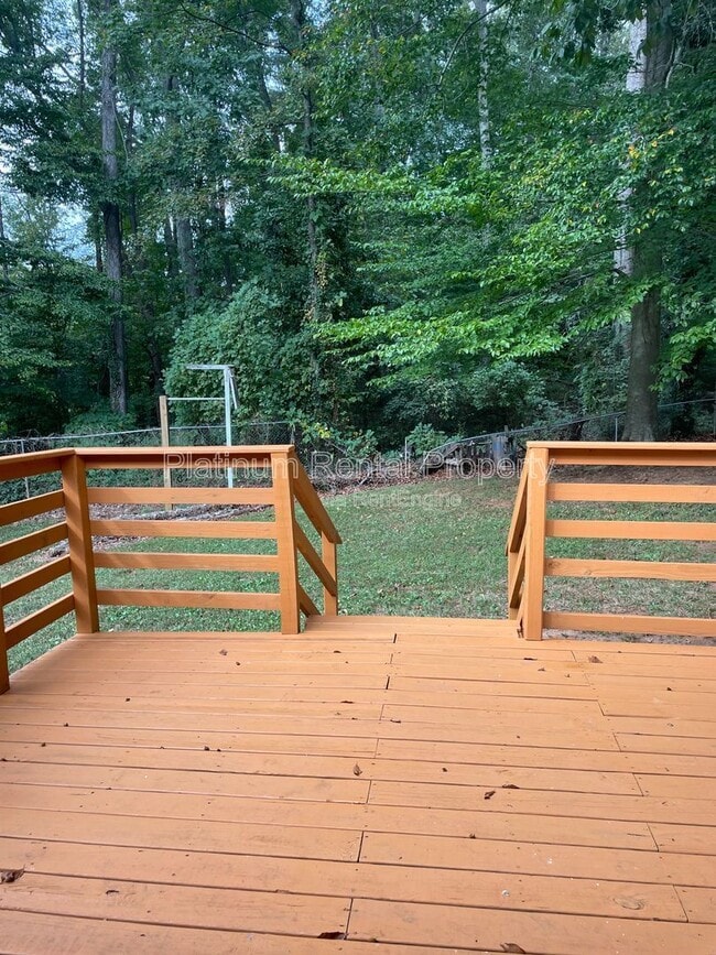 Photo - 2398 Swallow Cir SE