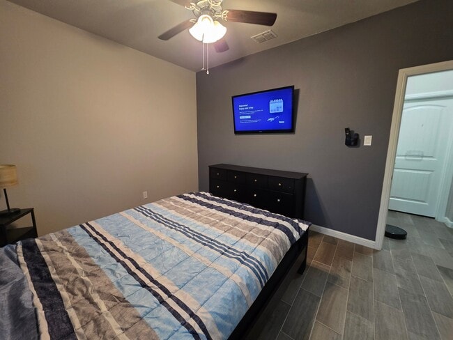 Photo - 9136 Grovehurst Rd
