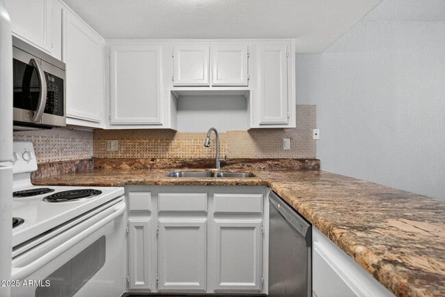 Photo - 21622 N 23rd Ave Unidad B304