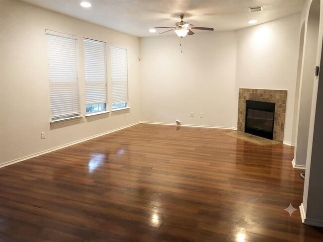 Photo - 14320 Lake Victor Dr