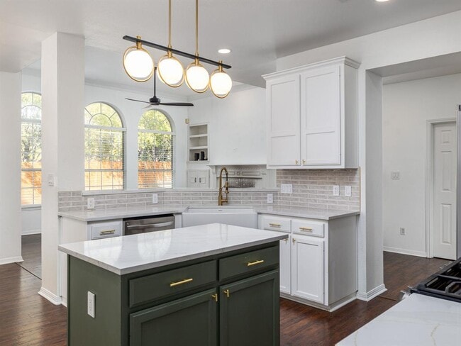 Photo - 2934 Sussex Gardens Ln