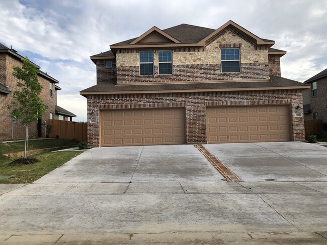 Building Photo - LUXURY 2 STORY DUPLEX LOCATED IN MIDLOTHIA...