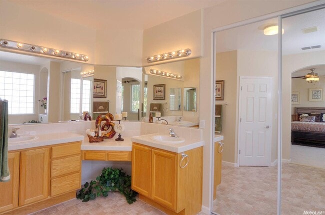 Building Photo - Wonderful Two Story Single House with Gorg...